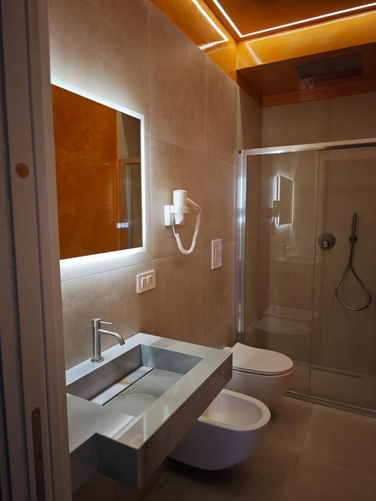 באקולי Shanti Rooms & Apartments Castello מראה חיצוני תמונה